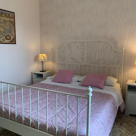 La Casa Di Chicca Apartment *